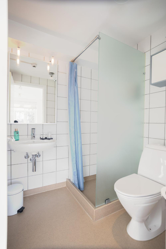 Bathroom 2, Borre Knob Fjordhotel, Hedensted