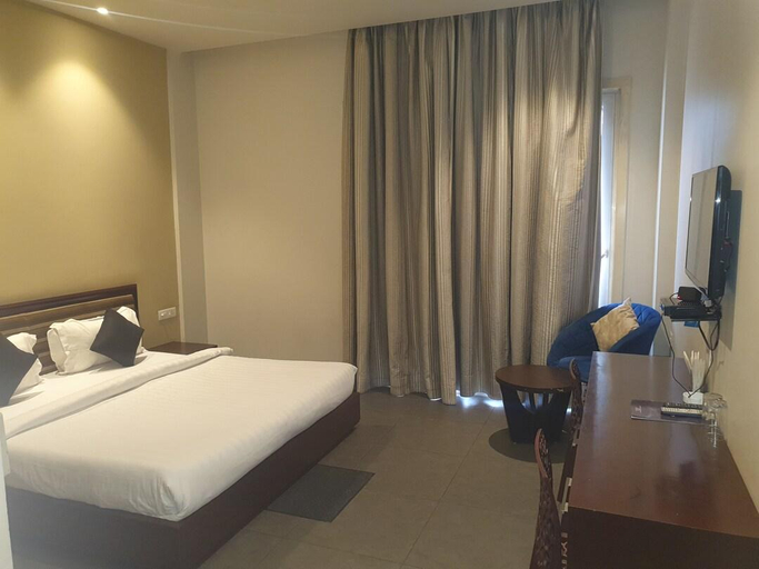 Others 2, Hotel Solitaire Grand, Sirsa
