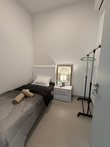 Bedroom 2, Elegant Stay in Ranches Villa, Dubai