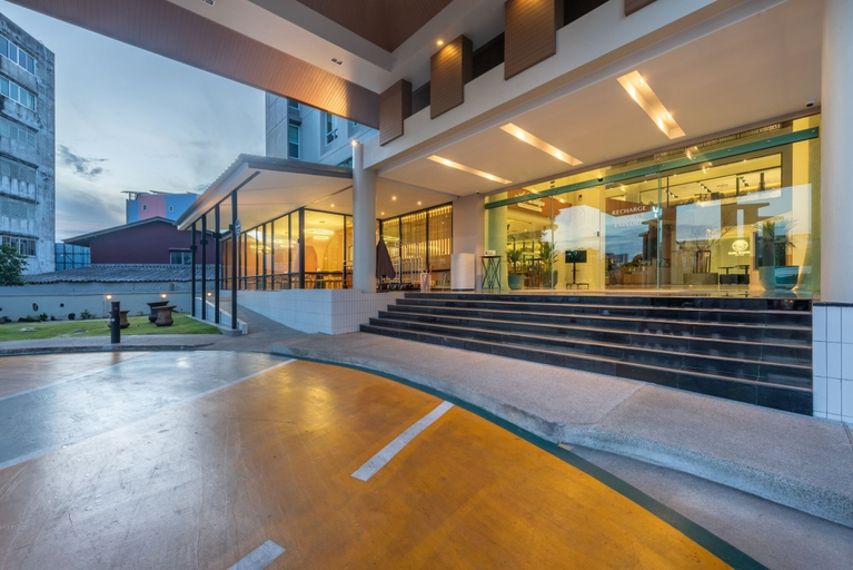 Exterior & Views 2, Buri Sriphu Hotel, Hat Yai