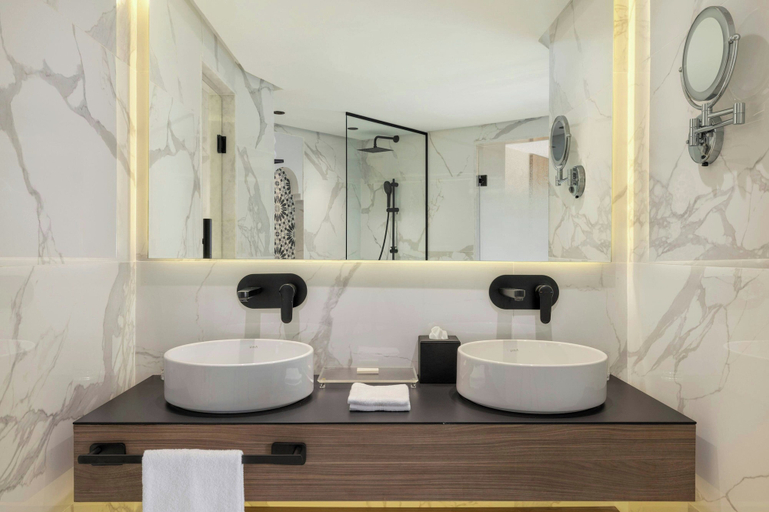 Bathroom 7