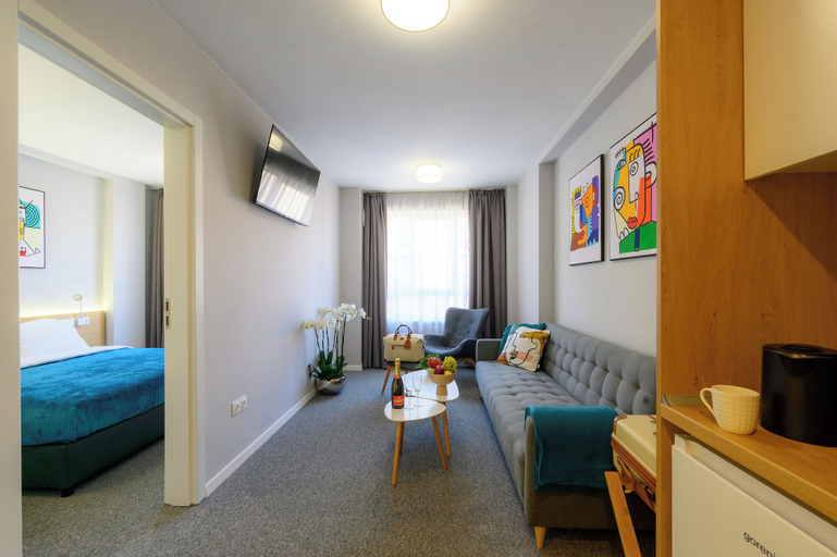 Others 5, LOCATION HOTEL, Stolichna