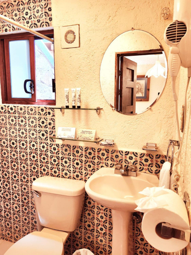Bathroom 4, El Meson de los Poetas, Guanajuato