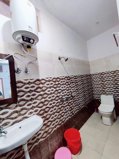 Bathroom 3, Hotel Maya Residency, Rudraprayag