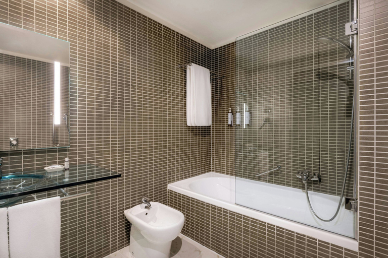 Bathroom 4, AC Hotel Firenze by Marriott, Florence