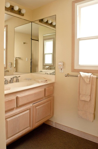 Bathroom 2, Casa De La Playa, San Diego