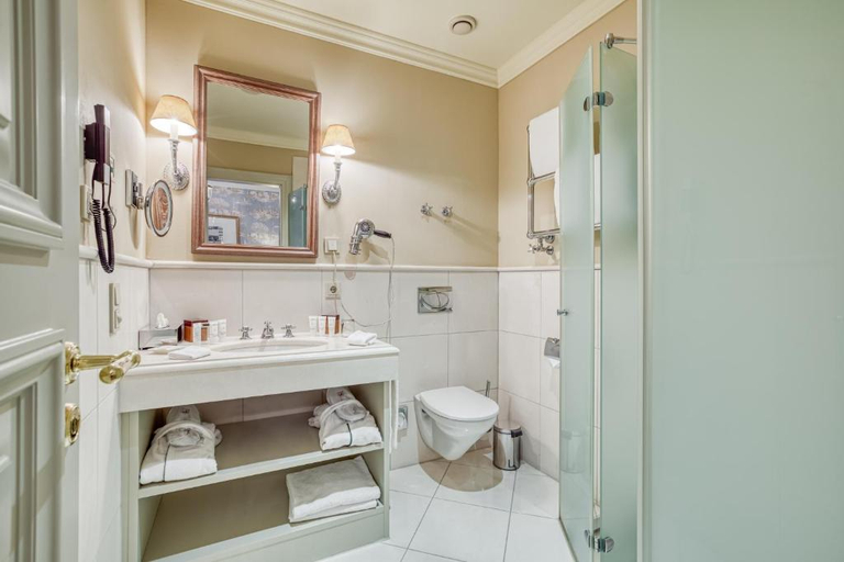 Bathroom, Wald & Schlosshotel Friedrichsruhe, Hohenlohekreis