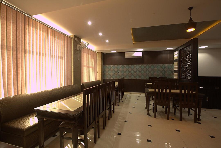 Food & Drinks 5, Vibhav Grand, Hardwar