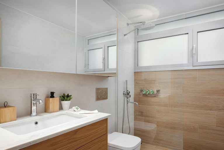 Bathroom 3, Luxurious Seafront Villa Karystos, Central Greece