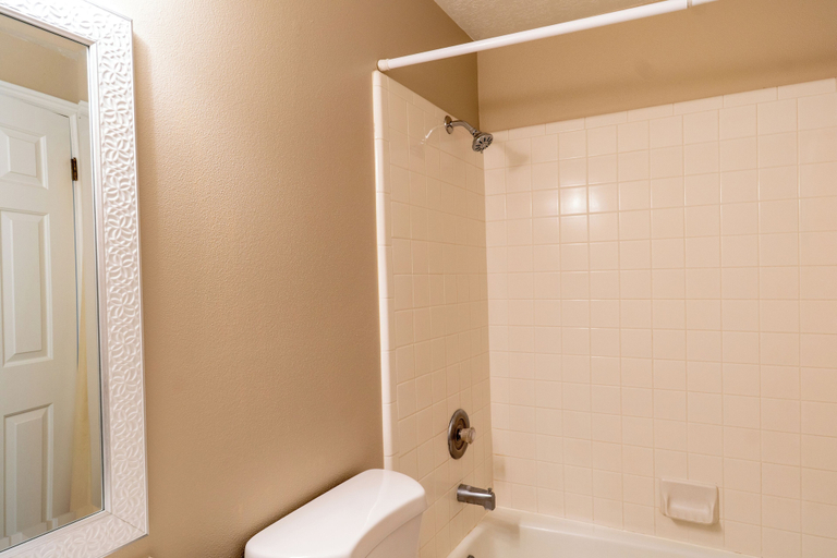 Bathroom 4, Road Creek Inn, Wayne