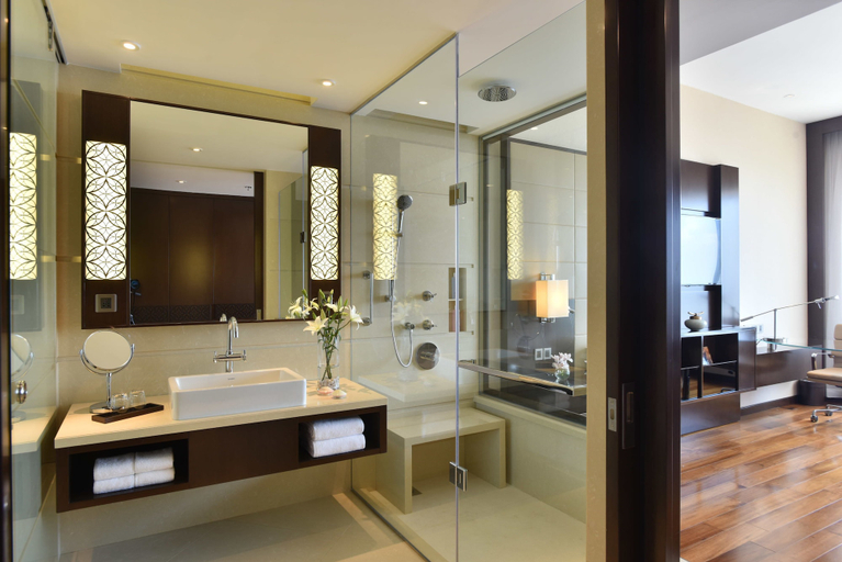 Bathroom 10