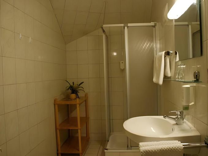 Bathroom 3, STIERSCHNEIDERS Weinhotel Wachau, Krems an der Donau Land