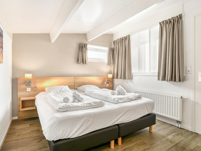Bedroom 2, Lakeside Escape  Sauna, Schouwen-Duiveland