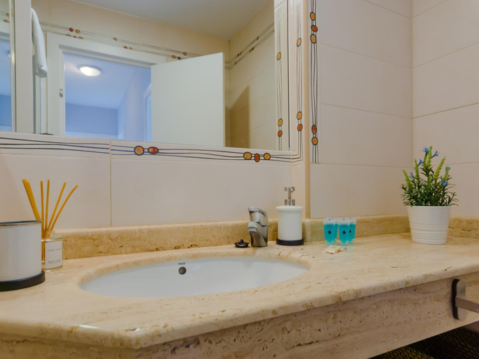Room 3, Sea Views Rota 24397, Cádiz