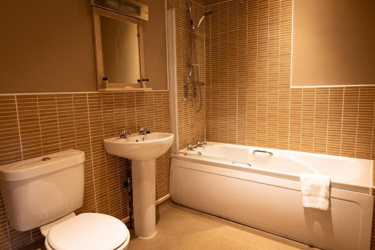 Bathroom 3, The Derwent Arms, Durham