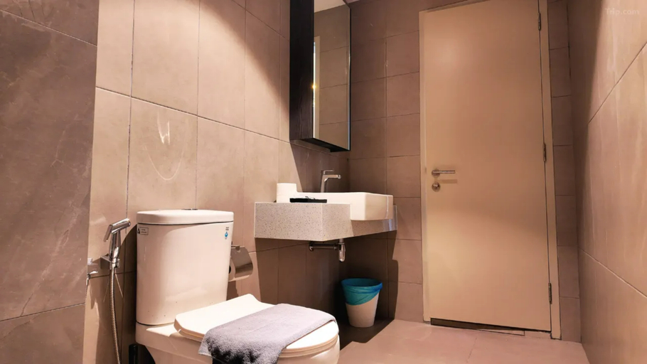 Bathroom 5, Paxtonz 2 bedroom Suite Kuala Lumpur, Petaling Jaya