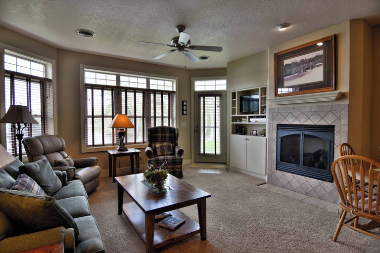 Others 4, Unit 411a 1 BD/ 1 BA Condo, Barron