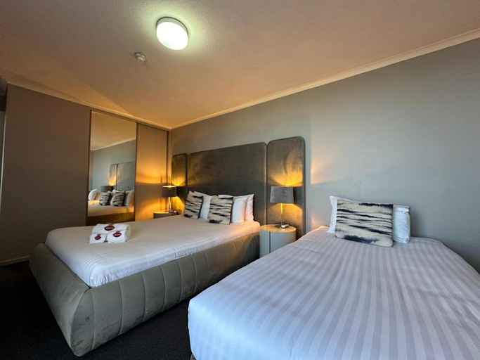 Bedroom 3, Highpoint International Hotel, Gladstone