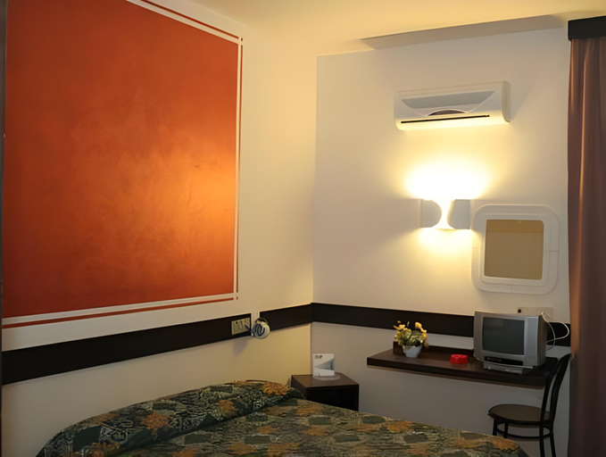 Bedroom 14