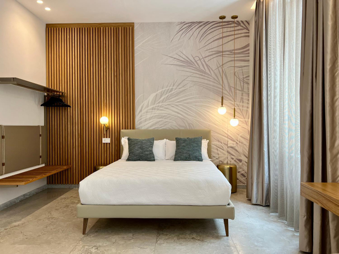 Others 5, Elegant Rooms, La Spezia