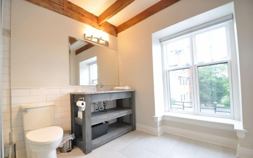 Bathroom 4, Kemptville Suites, Leeds and Grenville