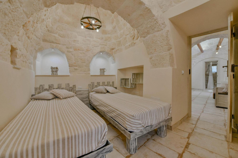 Bedroom 5, Trulli Colebe, Taranto