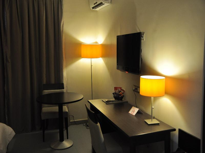 Others, Hotel Farid, Dakar