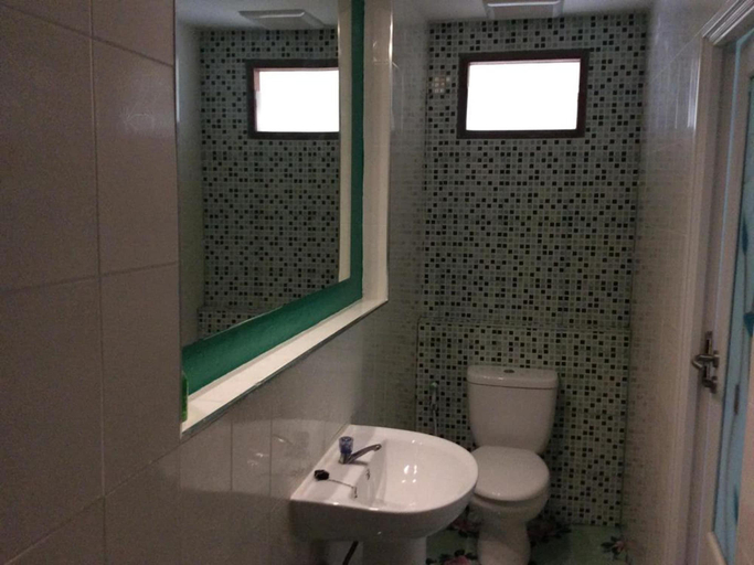 Bathroom 4, The Orchid Resort & Relax, Kantharawichai