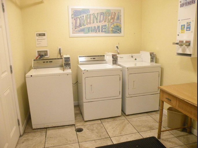 Bathroom 4, Pelican Pointe Hotel, Pinellas