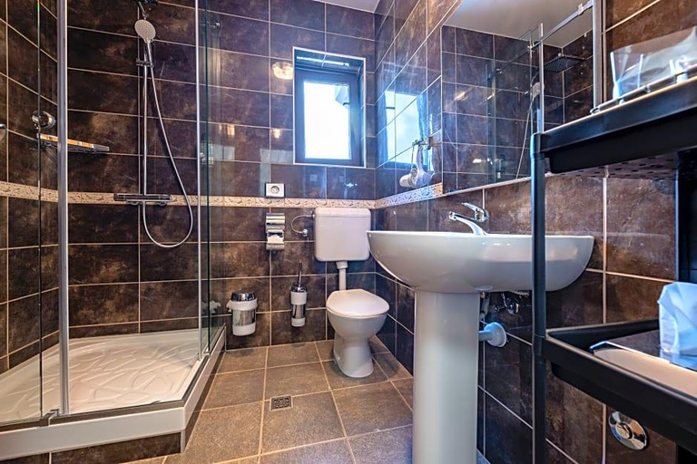 Bathroom 3, Aparthotel Villa Plat, Zadar