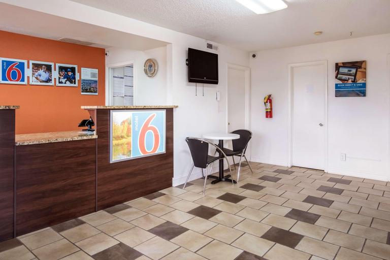 Public Area, Motel 6 East Ridge, TN, Hamilton