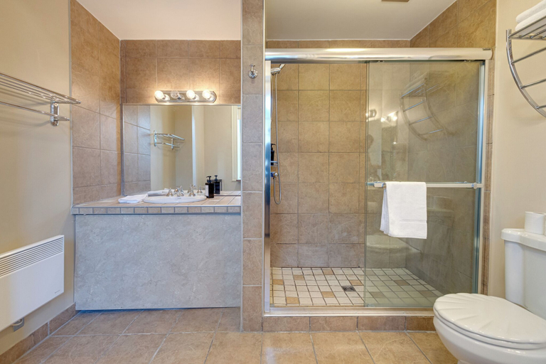 Others 5, Hotel Le Cavalier - M11, Communauté-Urbaine-de-Québec