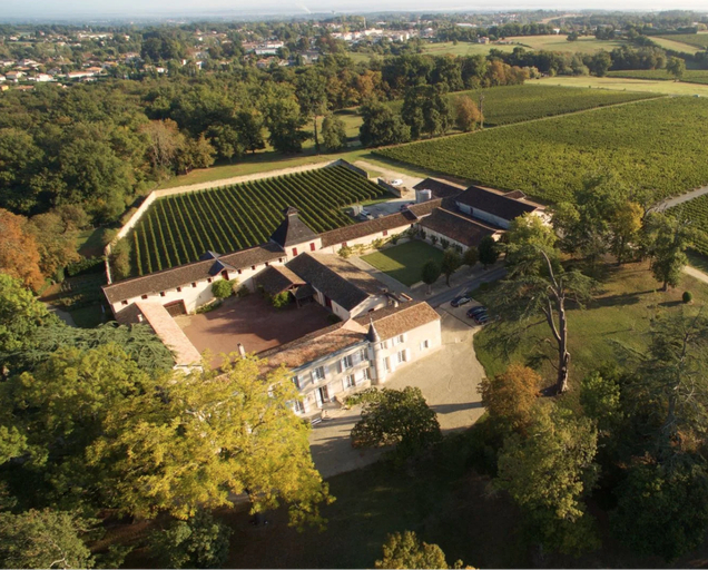 Exterior & Views 1, Château senailhac, Gironde
