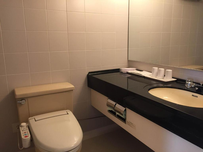 Bathroom 3, Chisun Hotel Kamata, Ōta