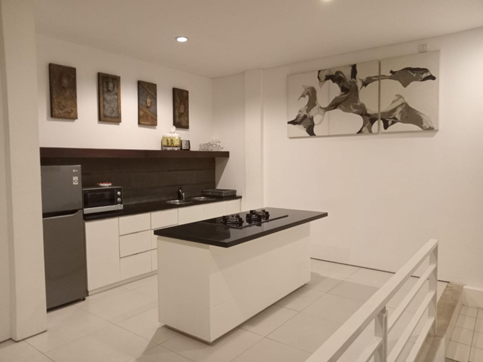 Dining Room 10