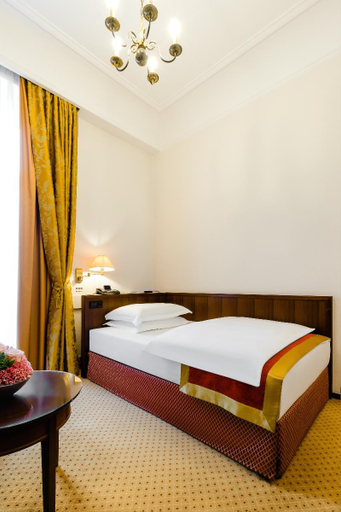 Bedroom 2, Excelsior Hotel Ernst am Dom, Köln
