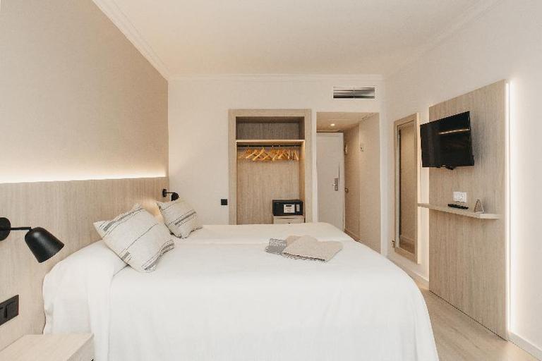 Bedroom 3, Minura Cala Galdana & Apartamentos d'Aljandar, Baleares