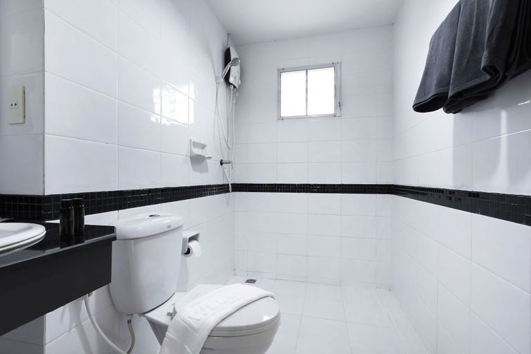 Bathroom 22