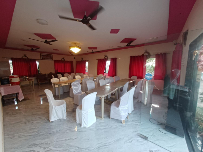 Food & Drinks 3, Tarangan Resort, Raigarh