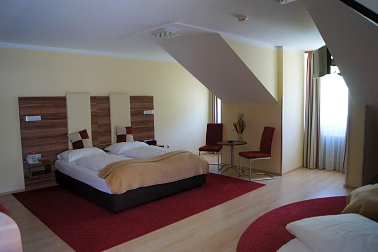 Bedroom 2, Hotel Kufsteinerhof, Kufstein
