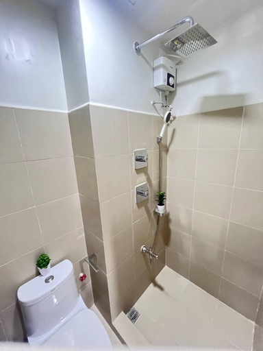 Bathroom 4, Shore 3 Pool View w Balcony near MOA, Pasay City