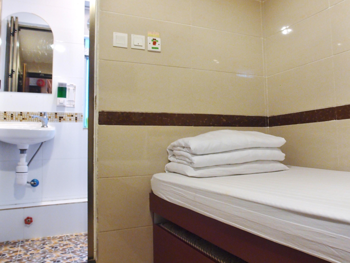 Bedroom 2, New Mong Kok Guest House, Kowloon