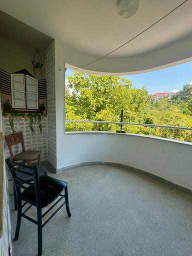 Others 3, Spacious Apartment next to South Park Просторен Апартамент до Южен Парк Top Location, Stolichna