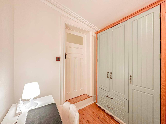 Bedroom 12