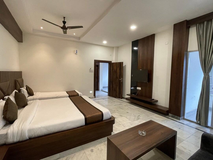 Bedroom 2, Hotel Royal Embassy, Tinsukia