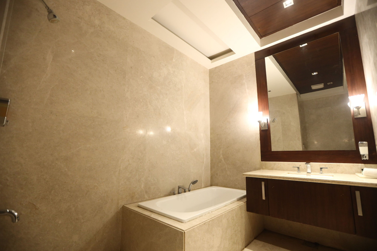 Bathroom 4, Calista Resort, Delhi