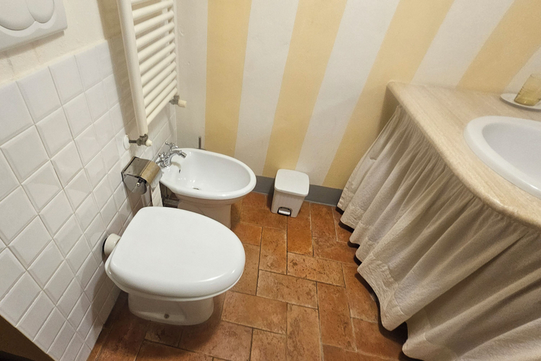 Bathroom 2, Francigena Loggia Pergola Shared Pool, Florence