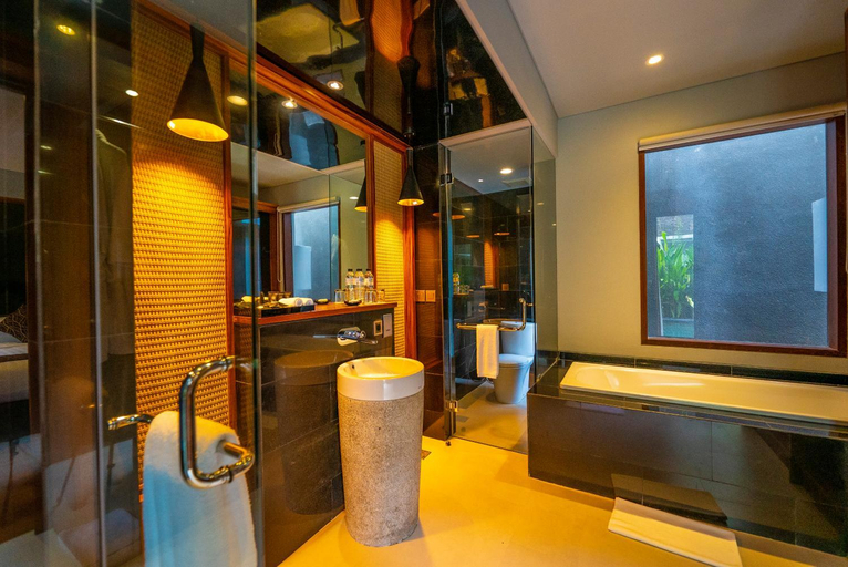 Bathroom 4