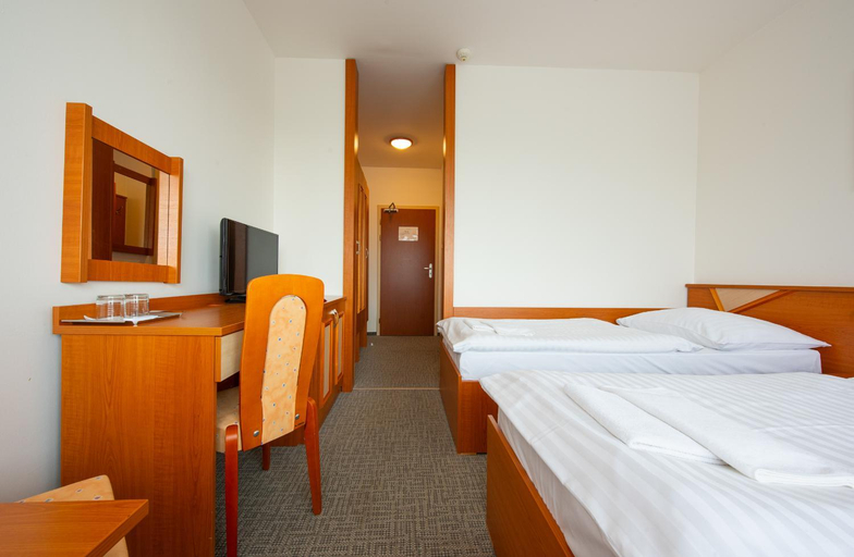 Bedroom 2, Hotel SOREA TITRIS, Poprad