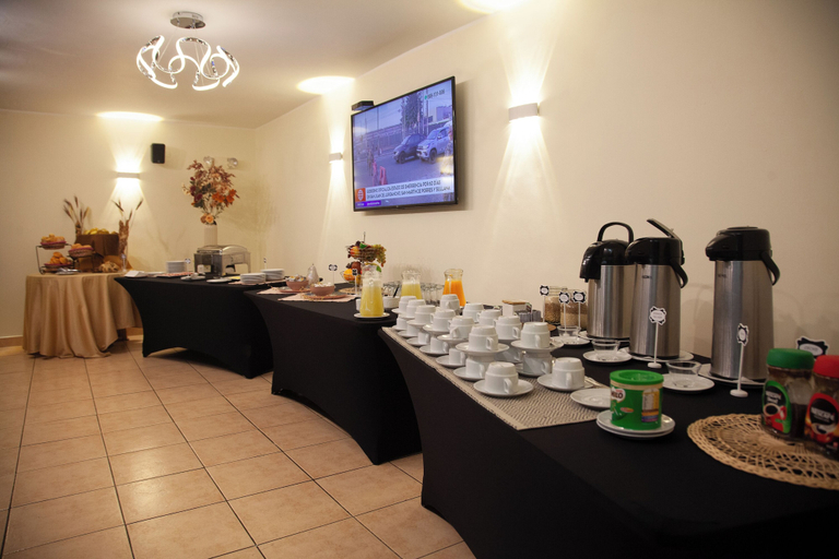 Food & Drinks 5, Hotel Carrera SAC, Lima